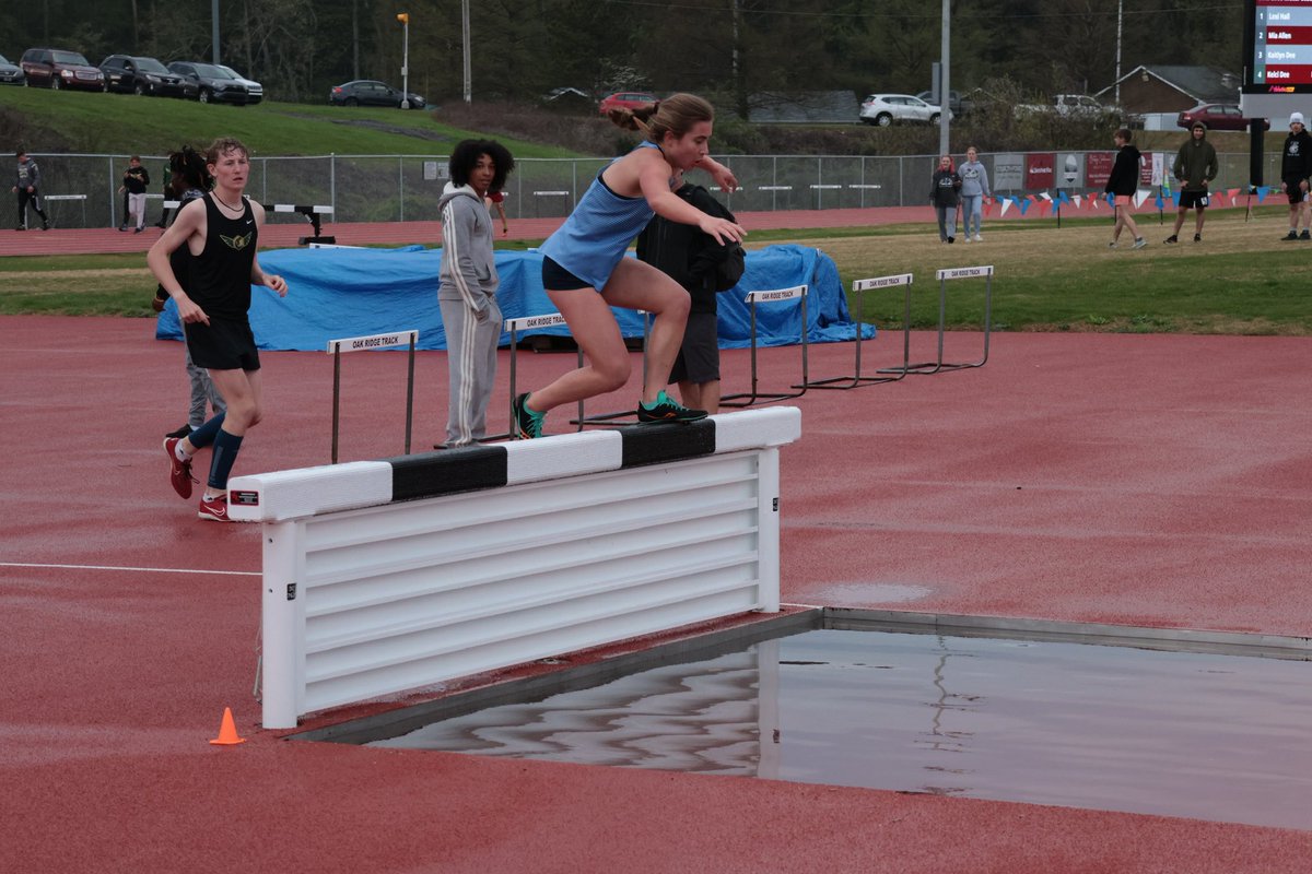 lexihall0's tweet photo. Excited and grateful to now be the school record holder for the 2k steeplechase!! @HVAAthletics https://t.co/sMzLLn5uYf