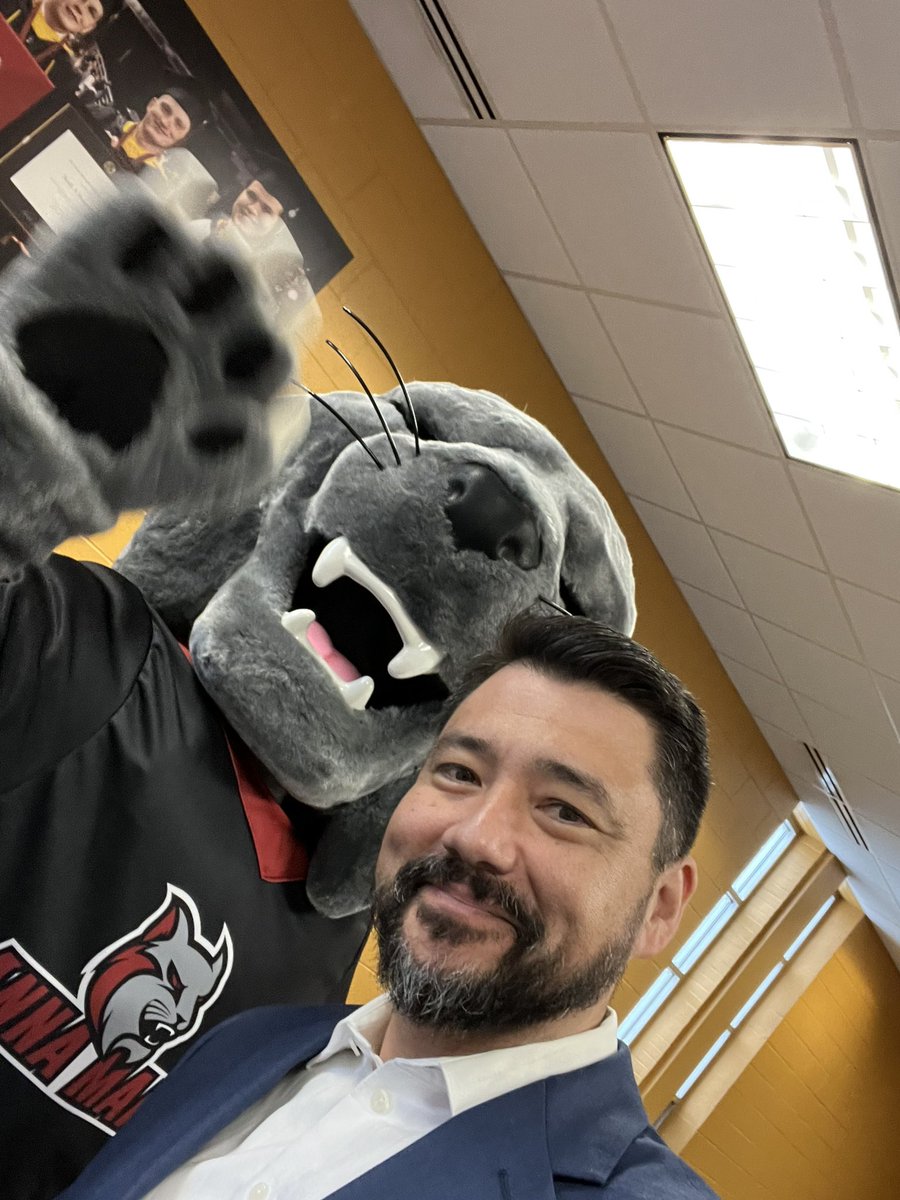 johnnymack12's tweet photo. Great day celebrating Accepted Students Day at @goannamaria #AMCAccepted https://t.co/9EHMTlb78D