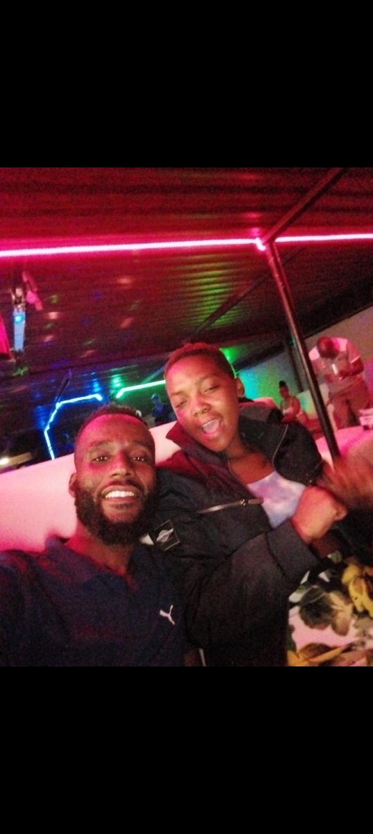 Happy new Month with my lovly cousin 🎂🍰🍾🥂