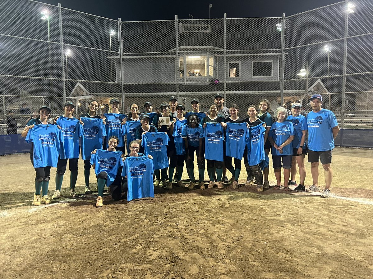 KlassicSoftball's tweet photo. Big congratulations to your Gold Bracket Champions Coral Reef High School!! https://t.co/RpuYm7Ydil