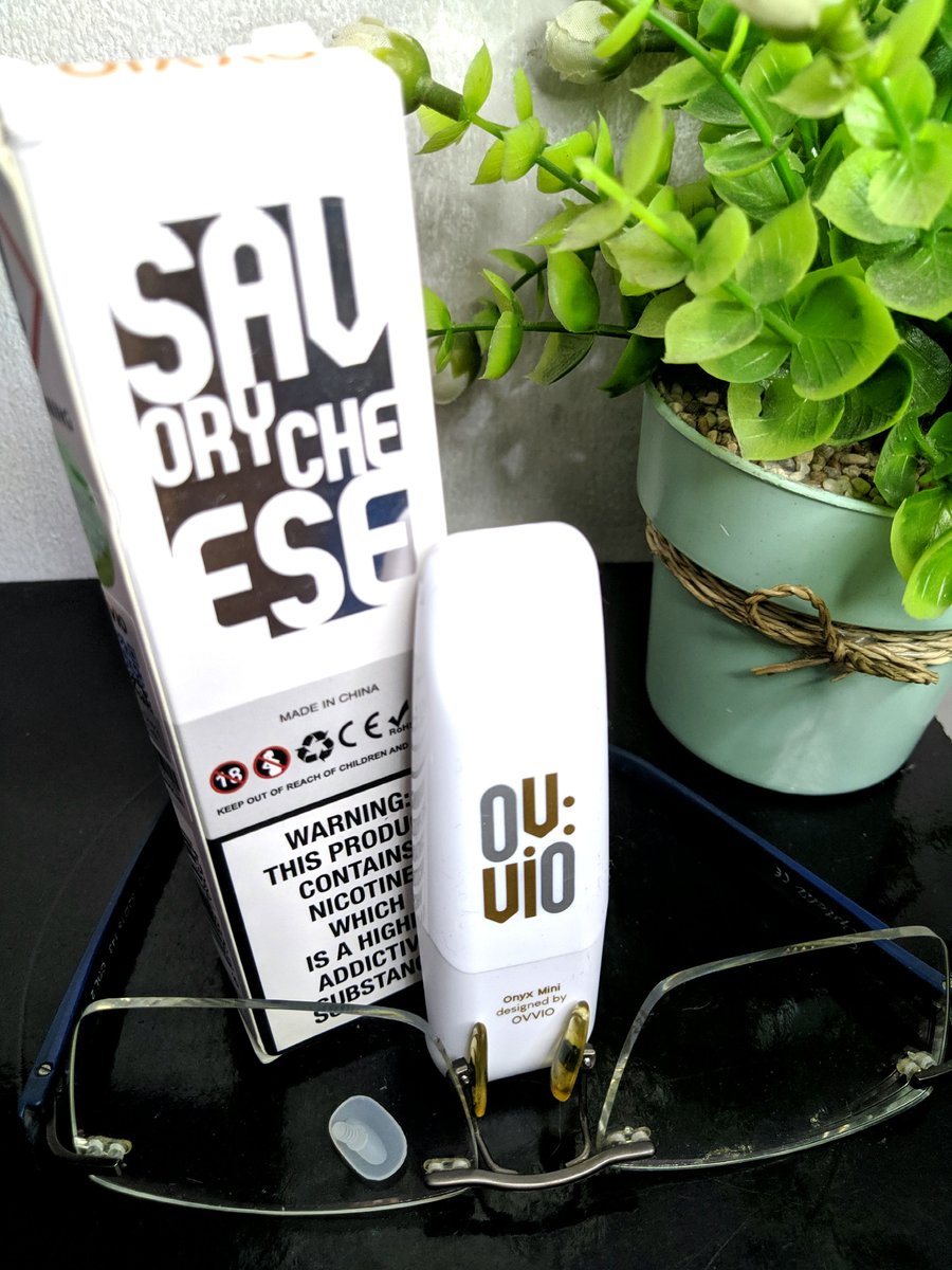 1270_896's tweet photo. Let me show you my smallest disposable pod by Ovvio, The Onyx Mini Savory Black Truffle.
Thanks to @EleafGlobal for all this gift.
#ovvio #savoryblacktruffle #onyxmini
#eleafglobal
#disposablepod https://t.co/mixBP6Vxhu