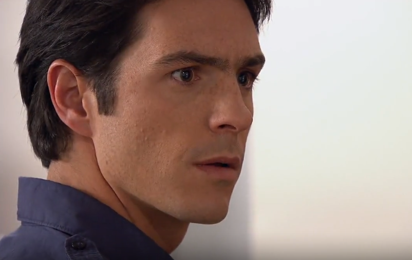 javolimmitolog5's tweet photo. Ahora empieza la locura y obsesion de Marisa por Lucas !😒🔥🧐🙄Esa no tendra limite alguna !
#elclon #cap12 #lucasferrer #MauOchmann 👑❤️🔥😍 https://t.co/WAJAhHVj5E