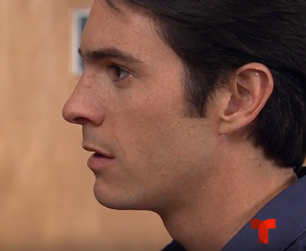 javolimmitolog5's tweet photo. Ahora empieza la locura y obsesion de Marisa por Lucas !😒🔥🧐🙄Esa no tendra limite alguna !
#elclon #cap12 #lucasferrer #MauOchmann 👑❤️🔥😍 https://t.co/WAJAhHVj5E