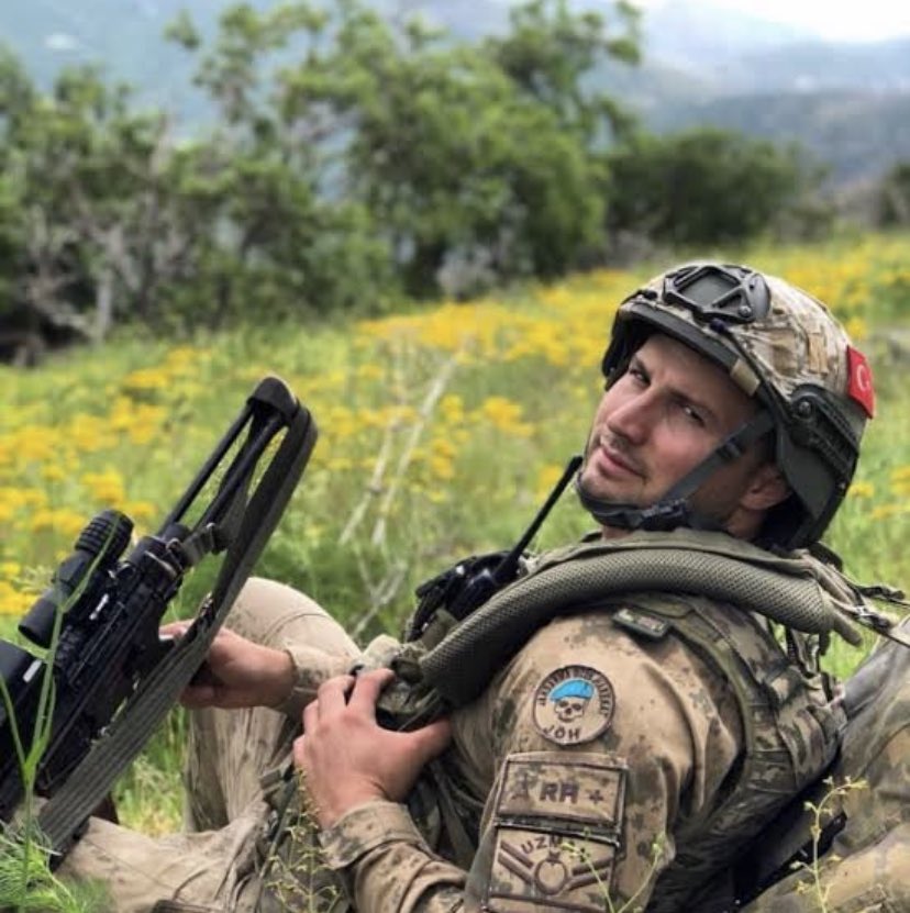 Şehitlerimiz ile helalleşmek istiyorsanız
Bizi görün 
Bizi yaralayan görülmemek.
Bizi öldüren unutulmak
Biz bu Millete Devlete güvence iken bizim güvencemiz yok.

Uzman Çavuşlar vefa bekliyor
Sadece Vefa ...

<a href="/alitilkici38/">Ali Tilkici 🇹🇷</a>
#UzmanÇavuş