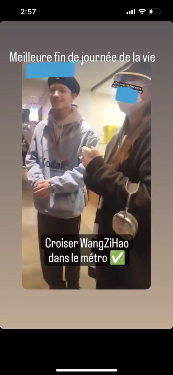 forwindery's tweet photo. Wang Zihao got out of his room and went out to Sinchon on march 30th to see his ads 

#왕즈하오 #BoysPlanet https://t.co/nJ4iuwVfy9