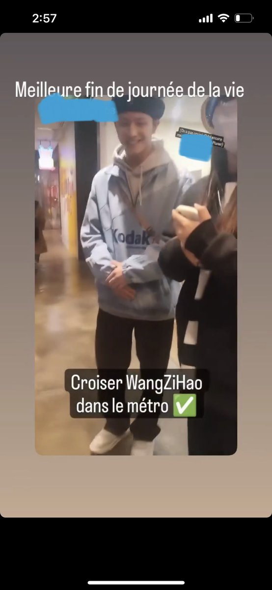 forwindery's tweet photo. Wang Zihao got out of his room and went out to Sinchon on march 30th to see his ads 

#왕즈하오 #BoysPlanet https://t.co/nJ4iuwVfy9