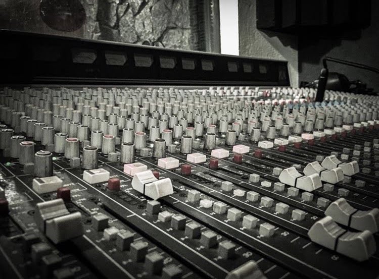 #tbsat cause we can.
This Allen &amp; Heath. GL4000  Was used to track our drums. Nice preamps.the maximum analog gear we could, we used. No simulations of any kind. This is the true thrash heritage. #allenandheathgl4000 #recordingdiaries #thrashmetal #realalmbum  for real bangers