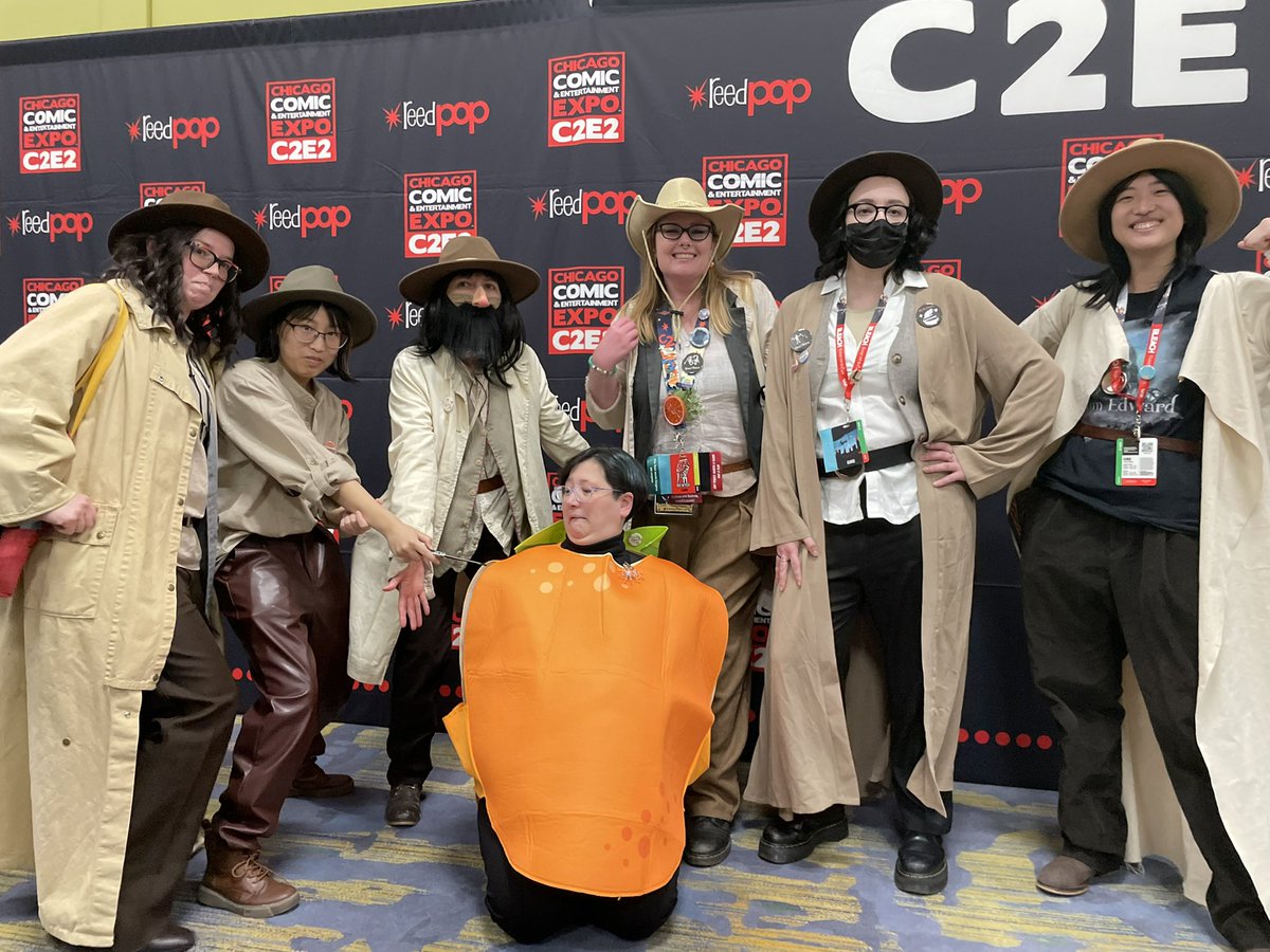 taste_in_space's tweet photo. honestly, i have no idea how to try to find and credit the rest of these cosplayers. i wasn’t really planning on posting these, but… i want to try to get these photos to them! #C2E2 #c2e223 #ofmd #ofmdmeetup https://t.co/wJejjSNyrE