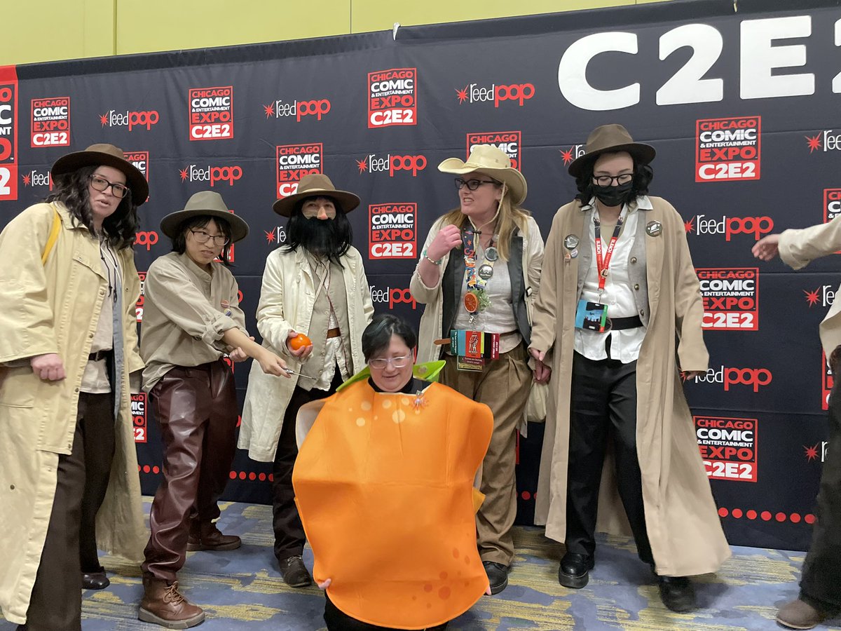 taste_in_space's tweet photo. honestly, i have no idea how to try to find and credit the rest of these cosplayers. i wasn’t really planning on posting these, but… i want to try to get these photos to them! #C2E2 #c2e223 #ofmd #ofmdmeetup https://t.co/wJejjSNyrE