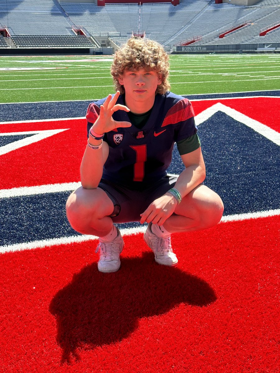 JoshLopez_Q44's tweet photo. Had a great time touring @ArizonaFBall for an unofficial visit. Thank you @coachBSanders18 #BearDown @CoachOmura @Coach_KC84 @chuckcecil26 @CoachAkina #ItsPersonal #RiseWithUs https://t.co/oLAZVAvWel