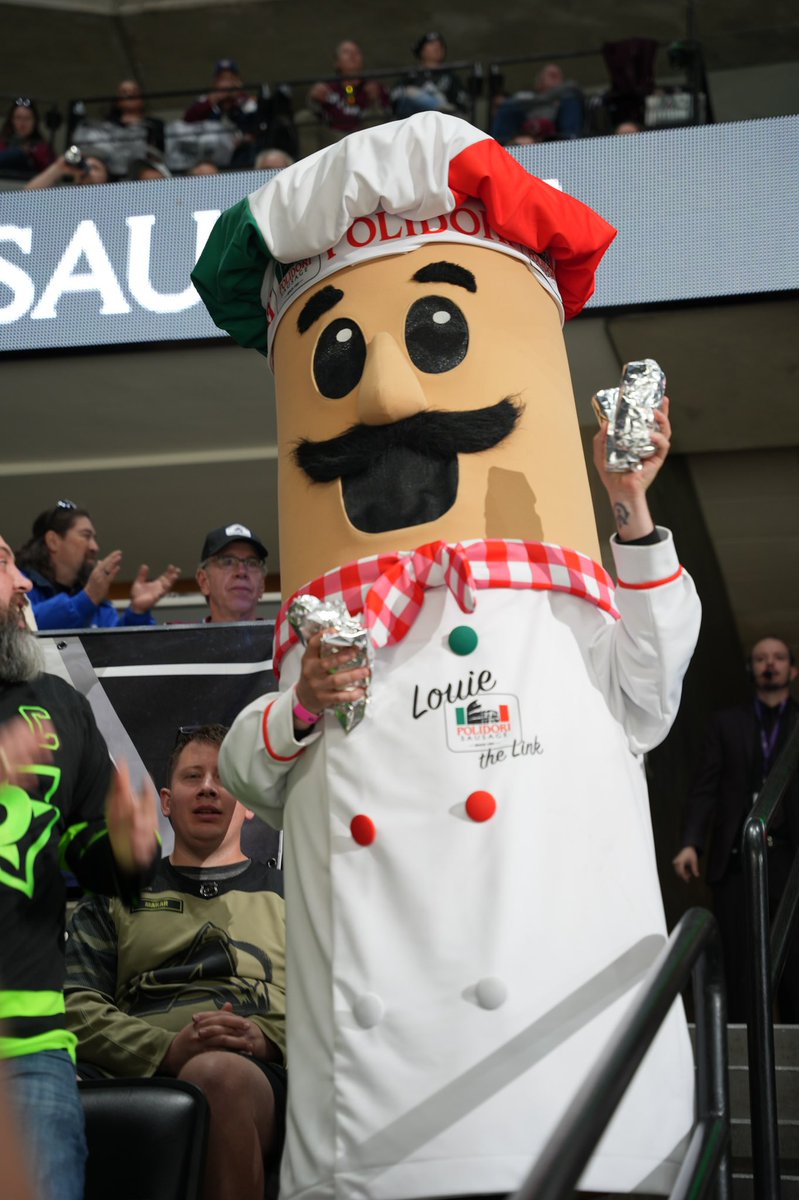 Louie the Link paid a visit to some lucky fans who received some Polidori sausages to enjoy the game with! 

#GoAvsGo