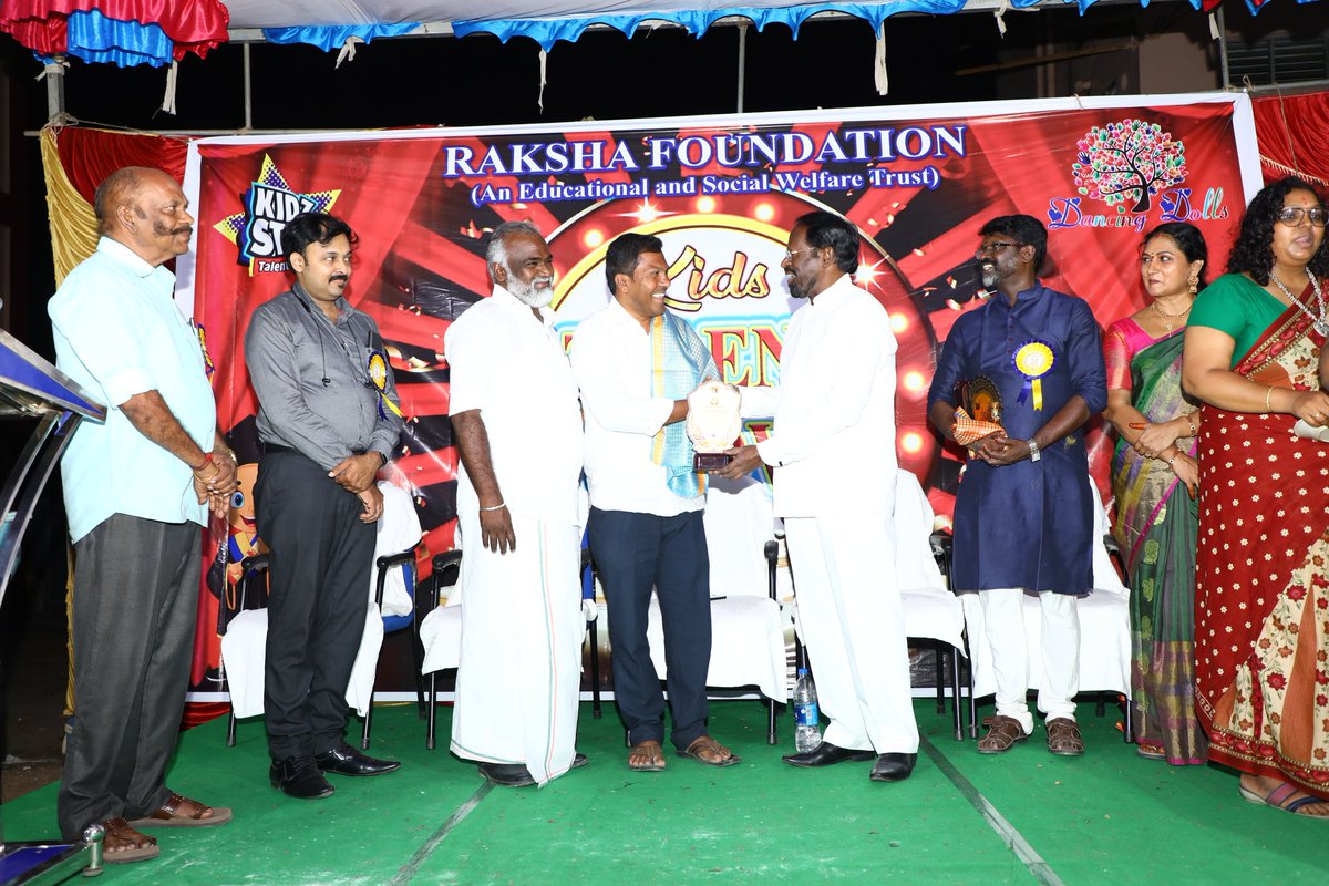 ssbrajuadv's tweet photo. In the presence of Respectable #MP #Thiru_Dr_K_Jayakumar and Ponneri MLA, Respectable
#Thiru_Durai_Chandrasekhar and other Dignitaries."The #Raksha_Foundation honored me with an award in recognition of my #social_service."
@DrJayakumarMP https://t.co/kSAzkIEsyf
