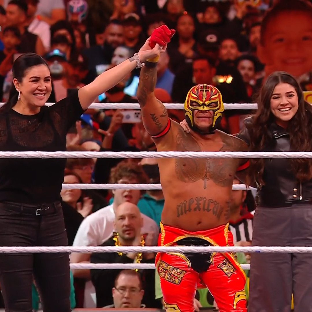 The_Vegas_Icon's tweet photo. @WWE @reymysterio Mysterio mania...

From hof to #Wrestlemania 
@The_Vegas_Icon https://t.co/vjIz2ga1NO