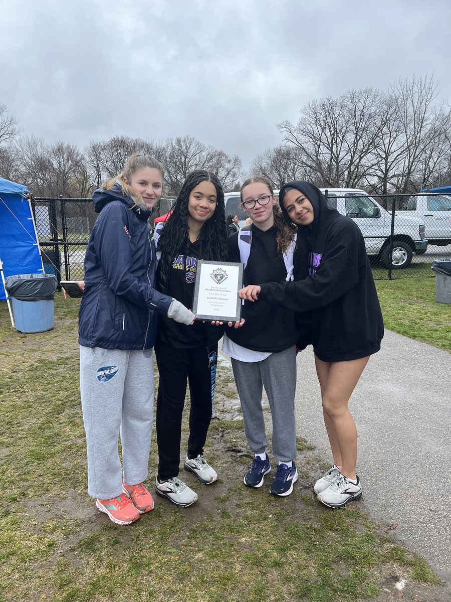 CoachMagill's tweet photo. St. Raphael Girls take the overall KofC 4 x Mile win in a new school record time! @SRASaints @OceanStateRun @BWMcGair03 @EricBen24 https://t.co/m4j6v9GKO2