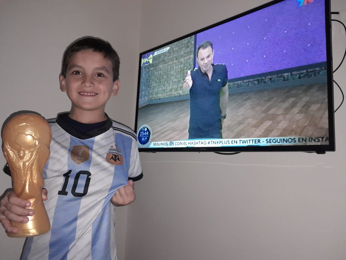 JuanpaFerDu's tweet photo. Aguante TNXPLUS!!!#tnextremo @TNExtremo @JuanButvilofsky Saludos desde Corrientes, Capital!! Flia. Fernández Gill https://t.co/1NWuUwjn2D