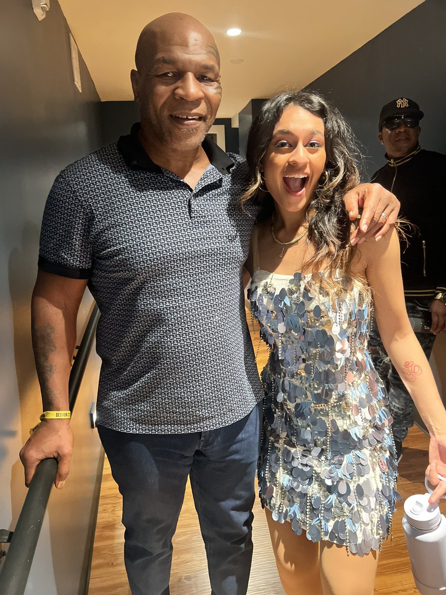 Alyssa Raghu tweet media