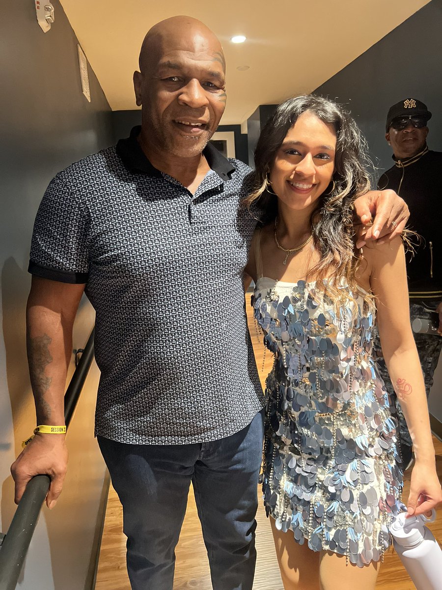 Alyssa Raghu tweet media