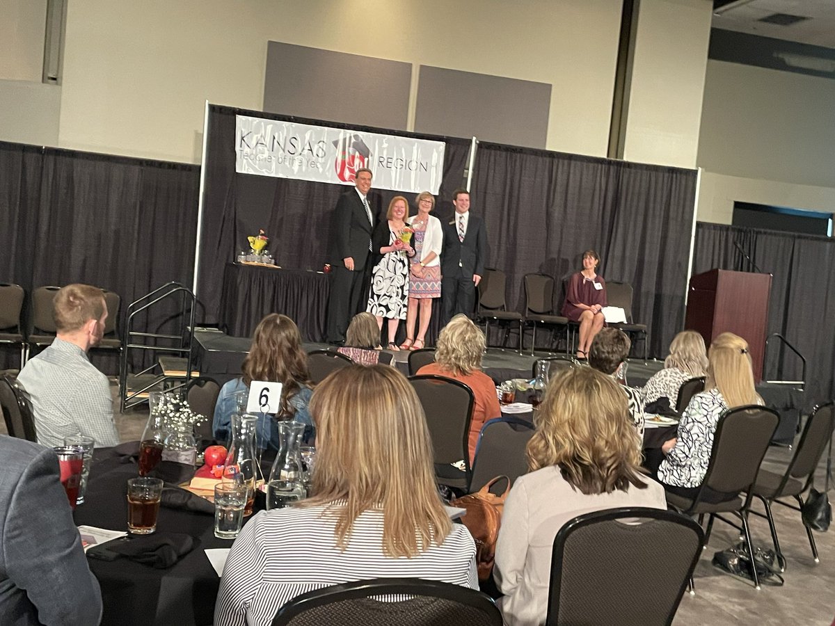 JulieSchrum320's tweet photo. Congratulations to Mrs. Kelly Estes for being named a semi-finalist at the Kansas Teacher of the Year banquet this morning! https://t.co/3wF5GN0KuR