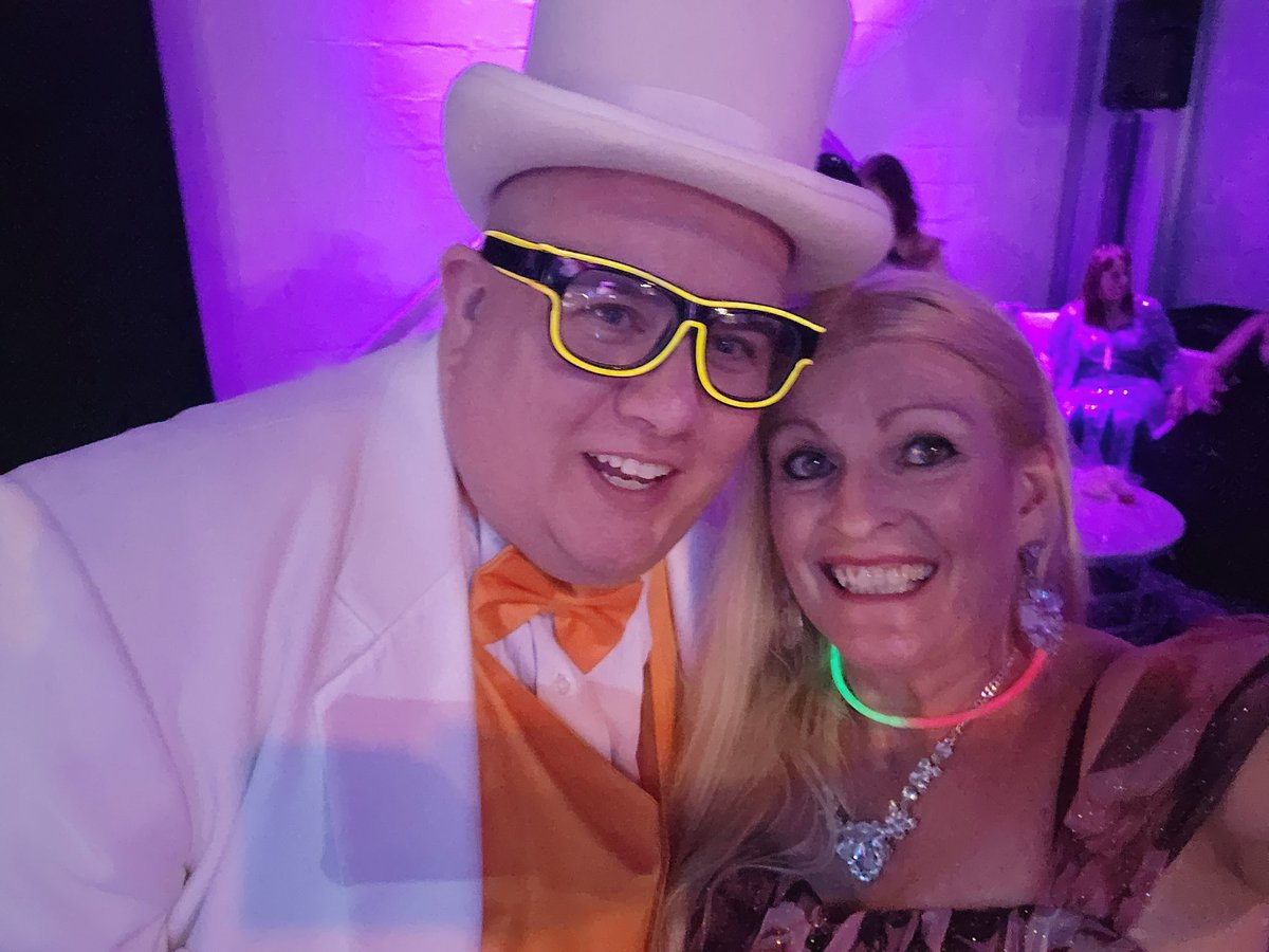 SunshineKitty07's tweet photo. #SmileyProm https://t.co/xZGxxnmb18