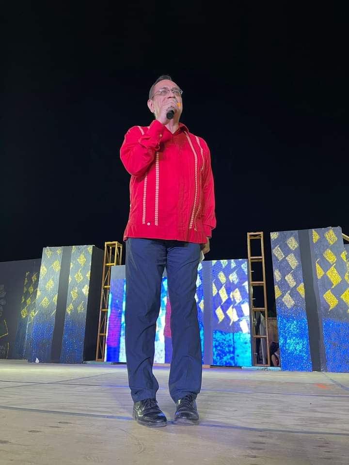 jadedios's tweet photo. Muchas gracias por confiar en mi trabajo. Fue una experiencia inolvidable. Felicidades a todos por su organización y capacidad creativa. Me queda claro que están formando los mejores líderes en #Prefeco Profr Augusto Hernández Olivé #Paraíso. Gracias por las fotos. Abrazo fuerte. https://t.co/jeLGJOZwlD