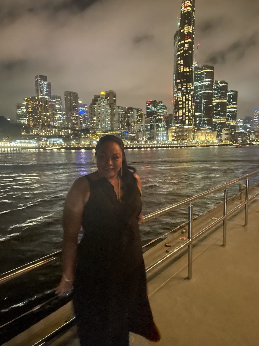 LiceMovono's tweet photo. Beautiful Sydney Harbour by night. Shot in January. 

Search “WATER” in your camera roll &amp; quote your favorite! 💦 https://t.co/4KylFNkHpl