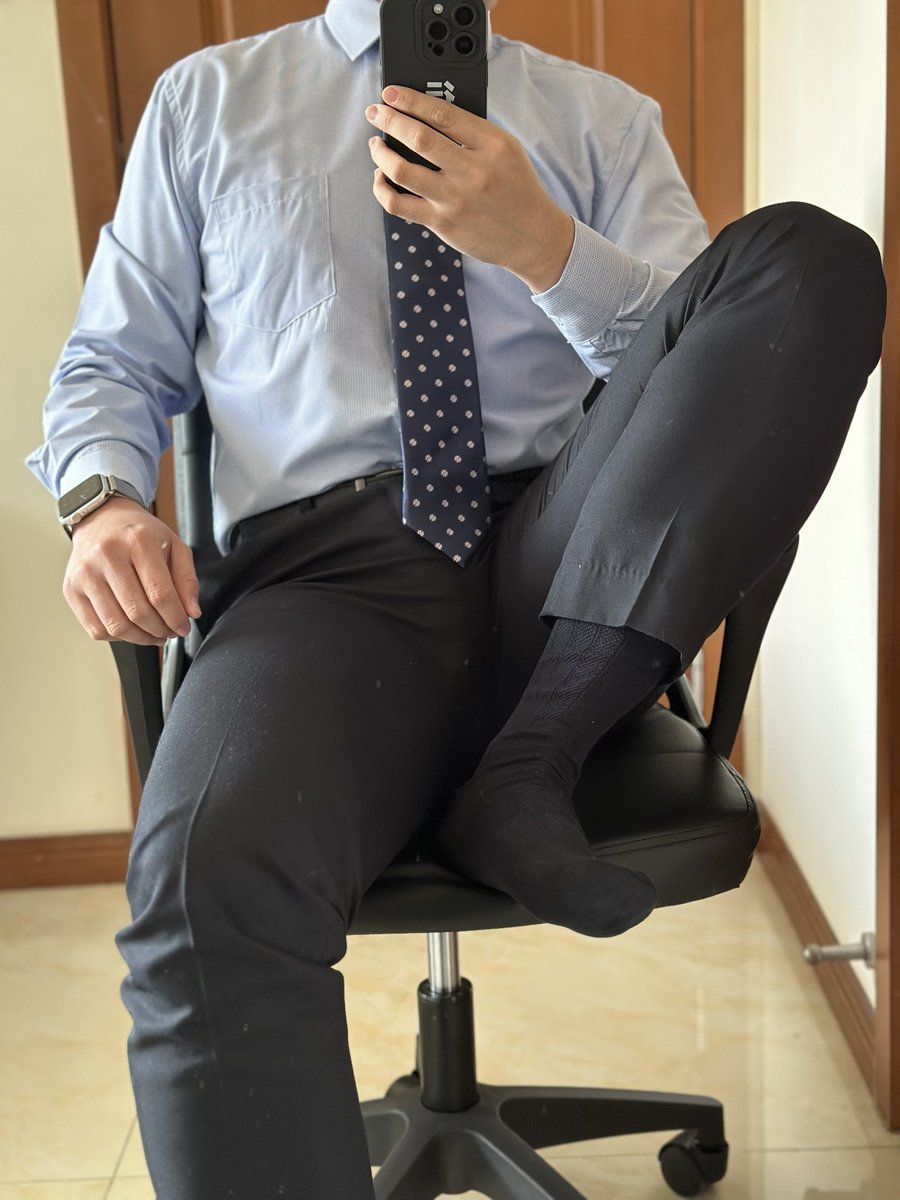 LG1069Sm's tweet image. 早安，骚逼，来舔吧