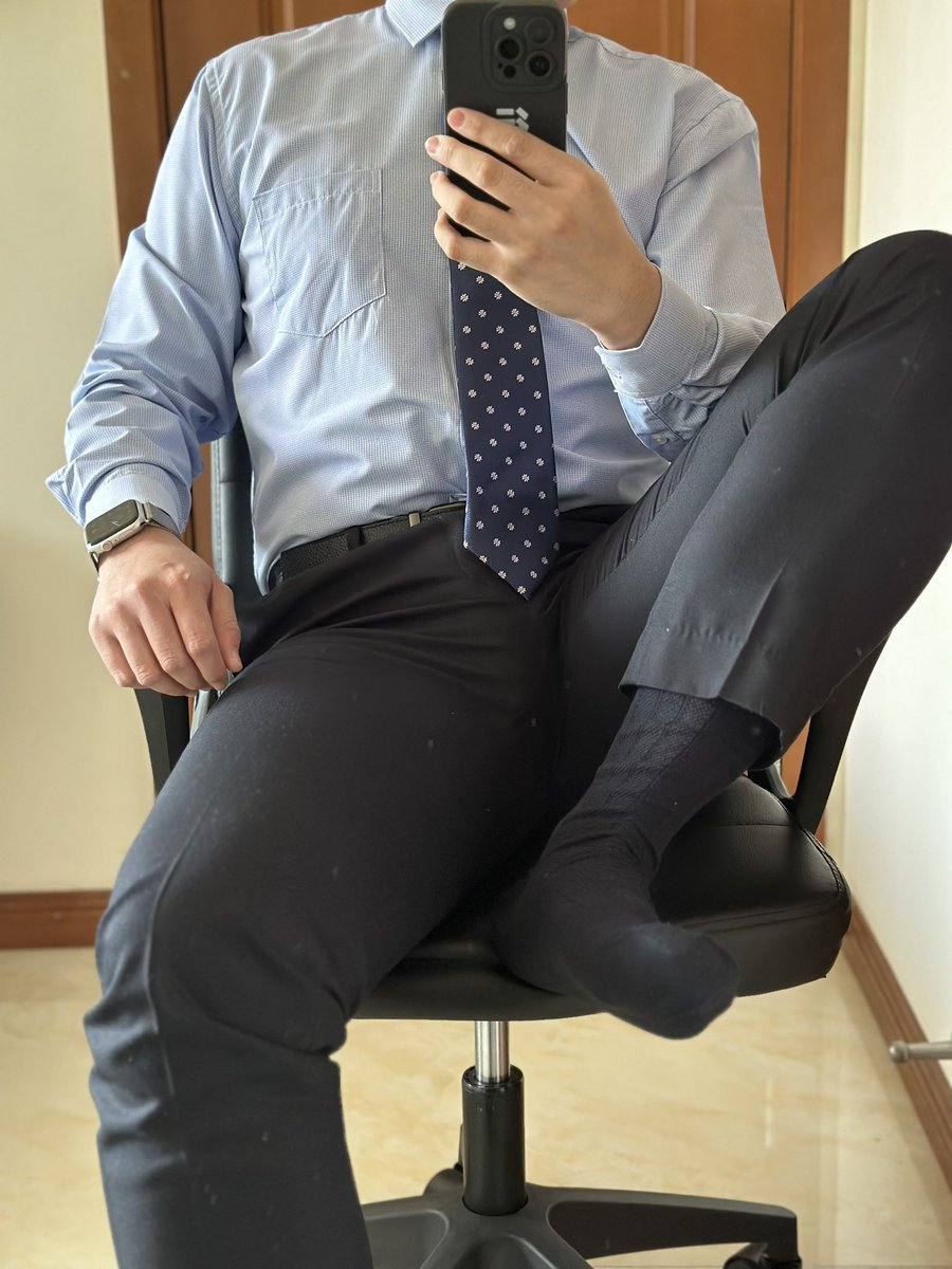 LG1069Sm's tweet image. 早安，骚逼，来舔吧