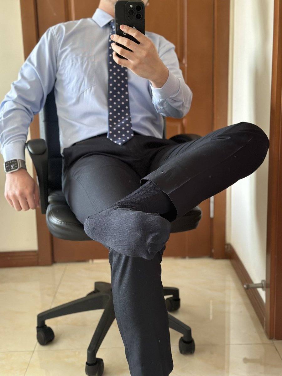 LG1069Sm's tweet image. 早安，骚逼，来舔吧