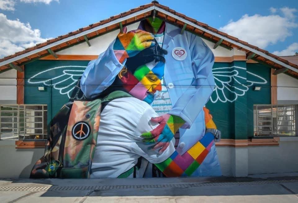 Professor é muito mais do que alguém que ensina. É também quem acolhe, quem desperta o prazer do conhecimento, orienta, quem pega pela mão e conduz em muitos momentos difíceis. Este mural eu fiz para marcar o recomeço da vida na Escola Estadual Professor Raul Brasil, em Suzano,