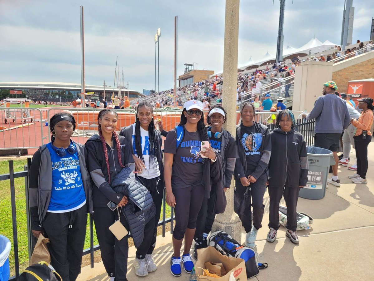 dunbar_track's tweet photo. Lady Wildcats showed up and showed out at Texas Relays ๐พ๐๐พโโ๏ธ๐พ. Ready to put in some work to get back down there for state! #IBeAWildcatWhoBeYou #SpeedCity #ThePLD @Dunbar_Wildcats @Dunbarfootball1 https://t.co/N1jjsKxD7l