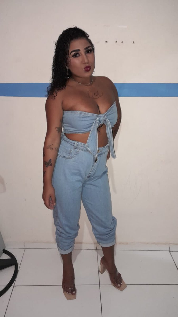 Tetyzol25's tweet photo. Mamãe de 3 🤤🤤 https://t.co/v4TjmQ9NO1
