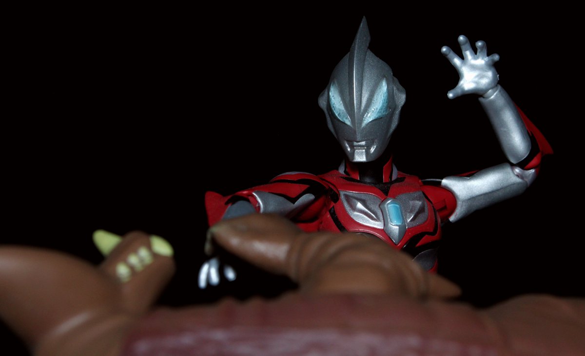 LoobyGubPhoto's tweet photo. Geed Vs. Gomora
.
.
.
#UltramanGeed #Gomora #Ultraman #Tokusatsu https://t.co/xUyp3LMyIJ