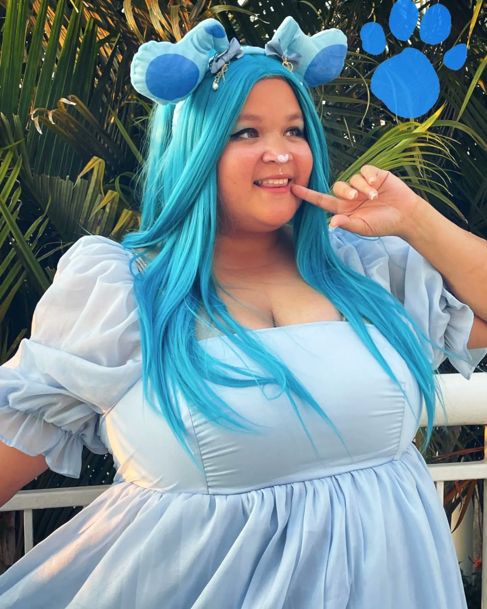 valcosplays214's tweet photo. "Look, a clue!"
@MegaConOrlando has been amazing!❤️
#megaconorlando202 #bluesclues #steve #bluethepuppy #steveburns #handydandynotebook #bluescluescosplay #plussize https://t.co/x9Nca7Hl2h