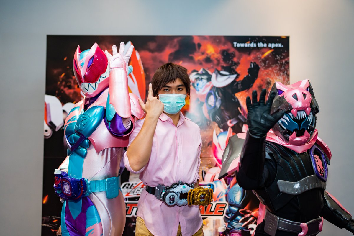 TGVCinemas's tweet image. Henshin! Sā, koko kara ga hairaito da.

"The fight scenes and visual effects are at their best! It really reminds me of my childhood." That is #KamenRider #Geats × #Revice: Movie Battle Royale for you. Don't miss this action-packed movie TODAY! 🎟️ bit.ly/TGV-KRGXR