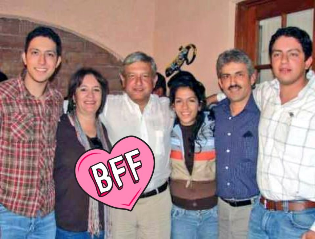 alfredoalvarez1's tweet photo. "NO MENTIR AL PUEBLO": Dijo López Obrador que no conocía a Guadalupe Taddei, la nueva presidenta del #INE. Pero se le cayó esa foto...y hay más,  no fue un banquetazo ocasional. #NoSomosIguales https://t.co/R1ml0YI4ke
