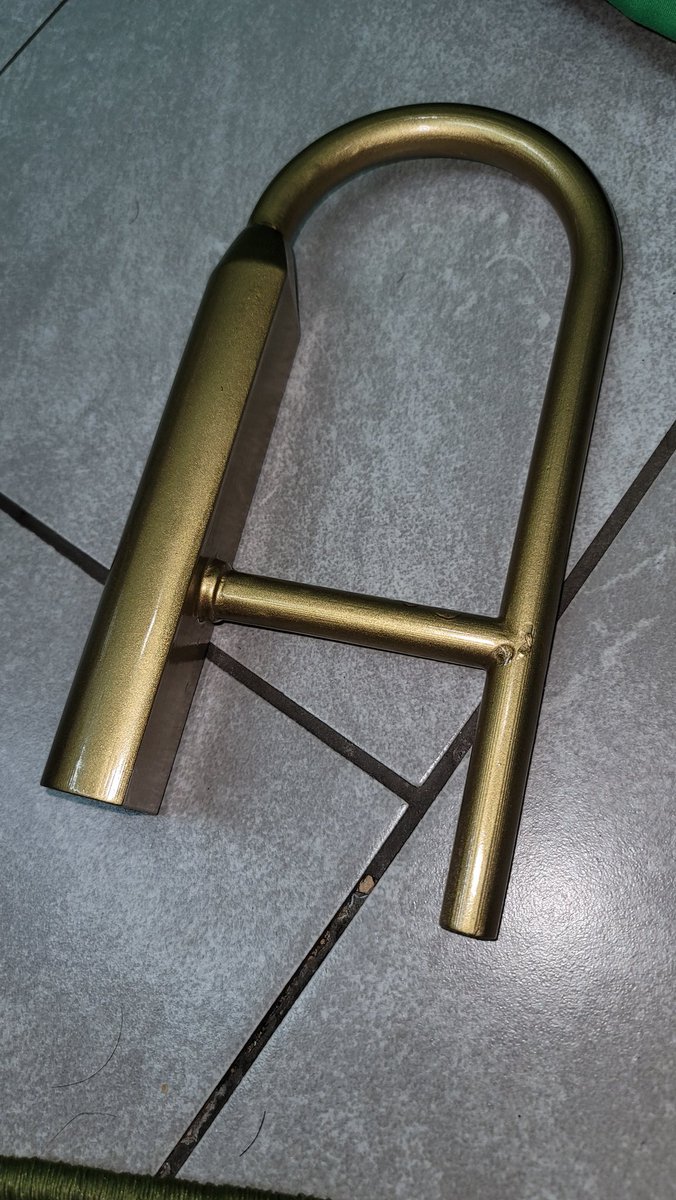 DommDynamite's tweet photo. This brass spray paint ain't bad! Really going to read as trombone when I'm done. #trombonechamp #3Dprinting https://t.co/iUFt5sg1Lj
