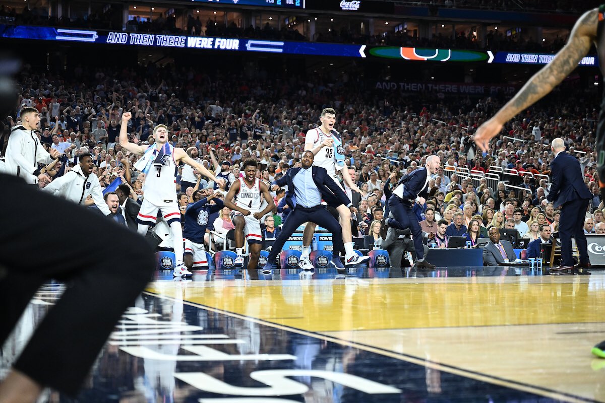 UConn's tweet photo. One. More.👏

#BleedBlue | #Made4March https://t.co/TSAz5XNh3l