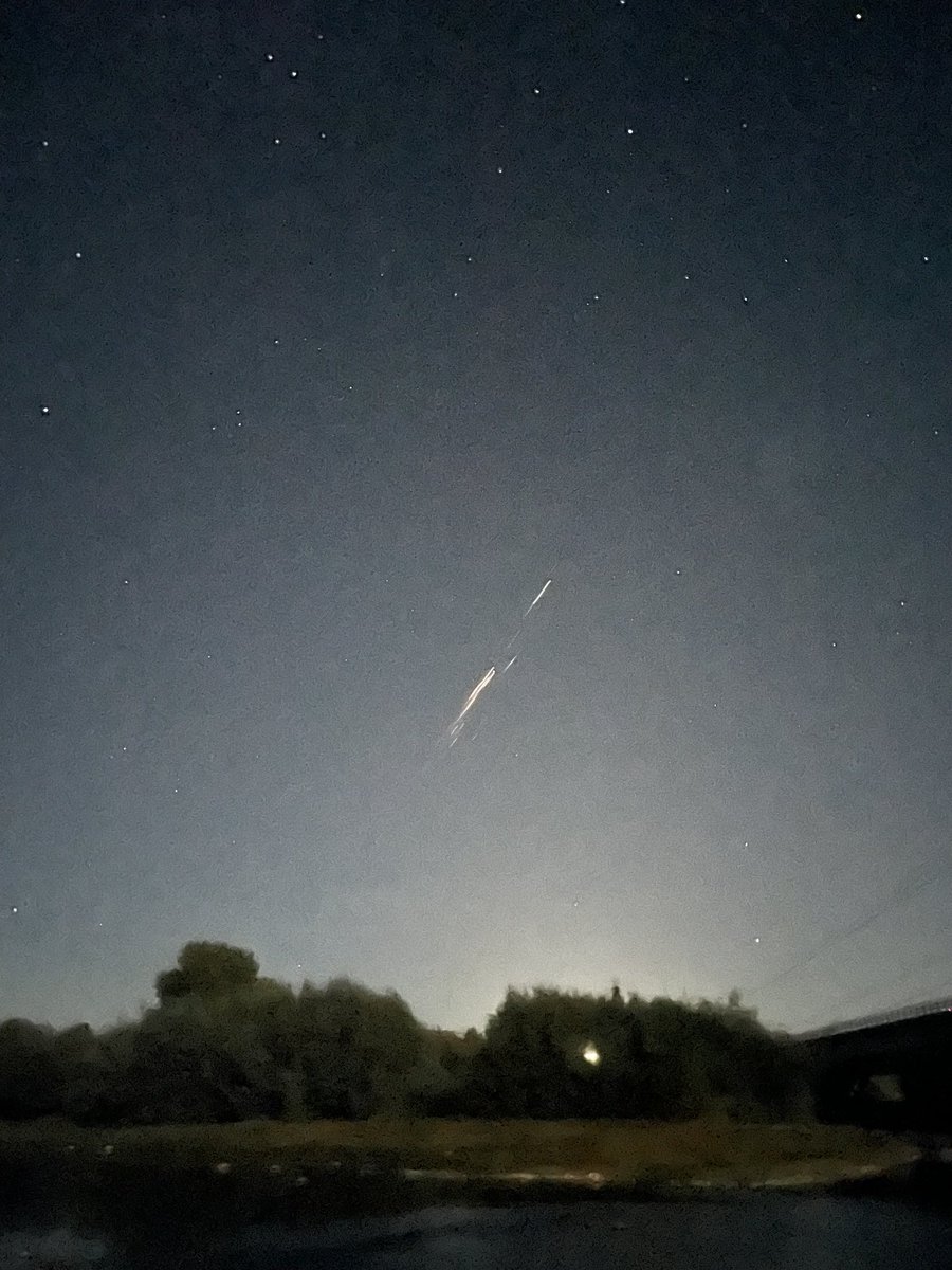 alcideromero's tweet photo. Meteorito 😱😱😱
#nasa #Chile  #espacio #STARLINK  @T13 @meganoticiascl https://t.co/owthPZ5OaH