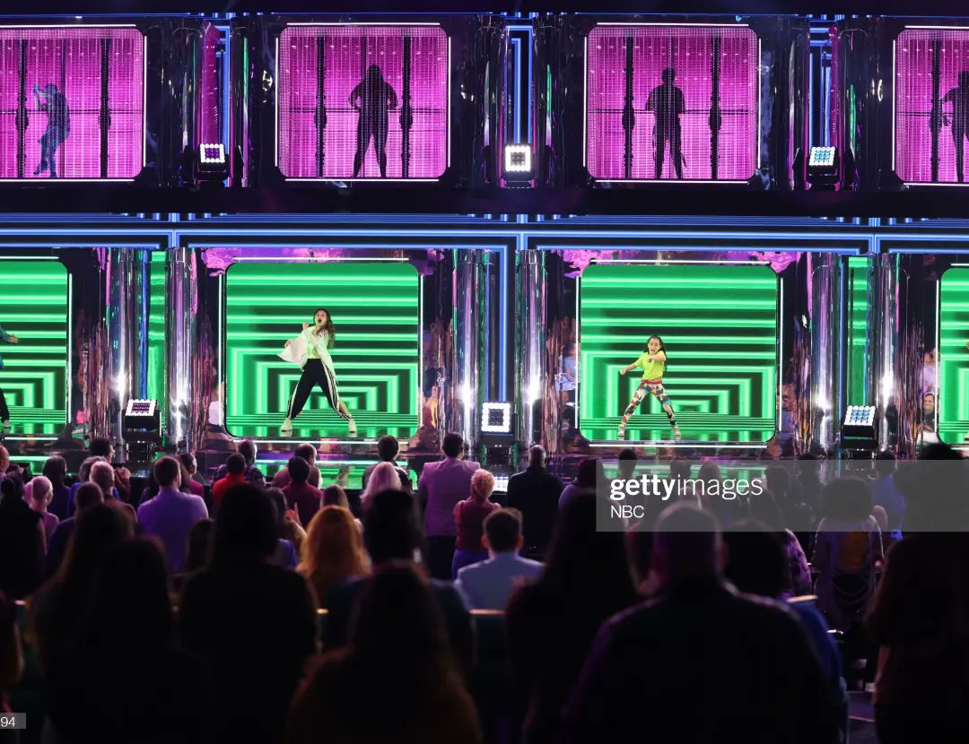 Dancing with Myself by Shakira tweet media