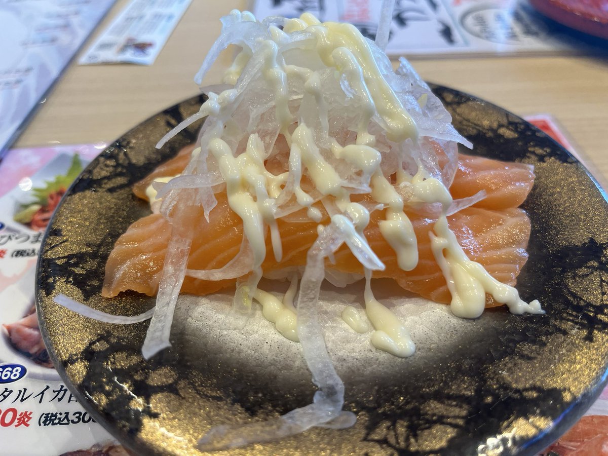 chochi_414's tweet photo. 今日のランチは、愛知県東部に展開されている
#回転寿司 #武蔵丸 さん🍣

厚焼き卵・生サーモン・ねぎとろ軍艦
どれも美味しかった！！( ´ ▽ ` ) https://t.co/JFT0ovPX3n
