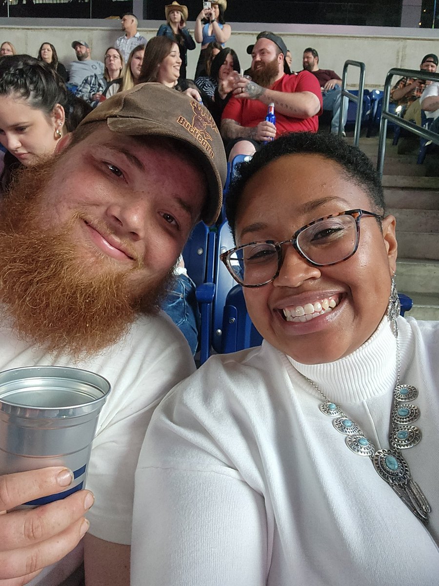 JetaArris's tweet photo. Hubby surprised me and tonight was amazing!!! So much fun! Date night after nursing 2 kids is soo worth it 🥰 also first time in @LucasOilStadium such a beautiful stadium. 😍 @lukecombs @laineywilson @RileyGreenMusic https://t.co/I1EiDpQbPU