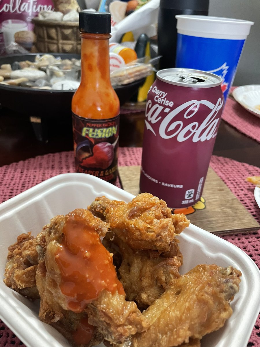 mayaturtle's tweet photo. @StewsSauce @obrothers @pepperpalace #reaperfusionhotsauce #reaperpepper #garlic @costcocanada #chickenwings https://t.co/ka7qEUWZCl