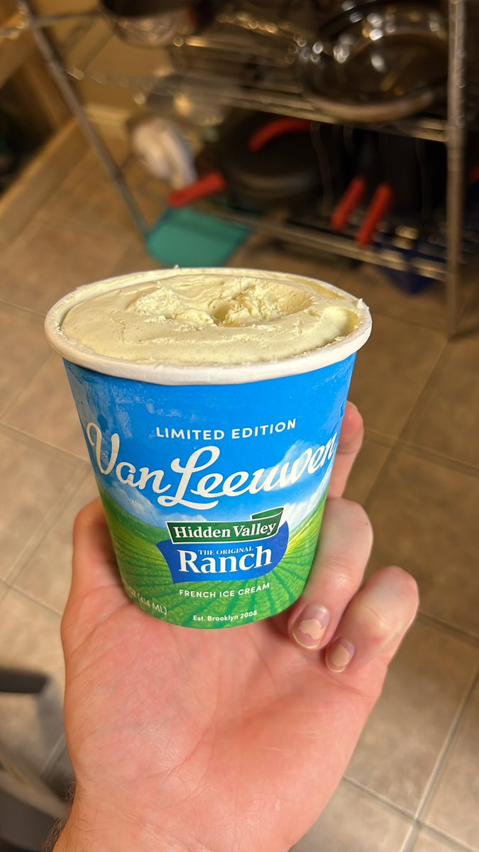 JTMakesUBleedy's tweet photo. 7/10. Tastes like a sweet onion and chives cream cheese. https://t.co/LOnFBuSkbA