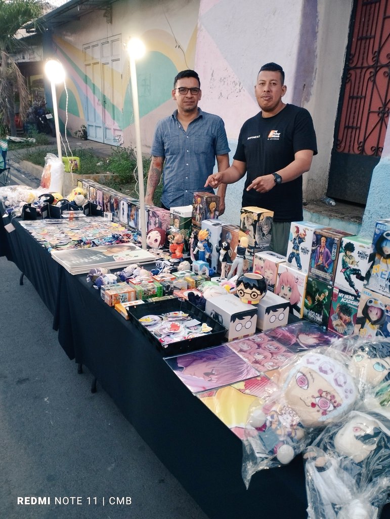 Luis21satoshi's tweet photo. #BitcoinGira hoy estuve con algunos comerciantes del paseo el calvario, Usulutan , hablamos sobre los beneficios del Bitcoin y como @MyfirstBitcoin_ está realizando un enorme trabajo al educar a toda la población. Ellos desde hoy aceptan Bitcoin ⚡🟠⚡🟠😎👌 https://t.co/nutvz1lZOI