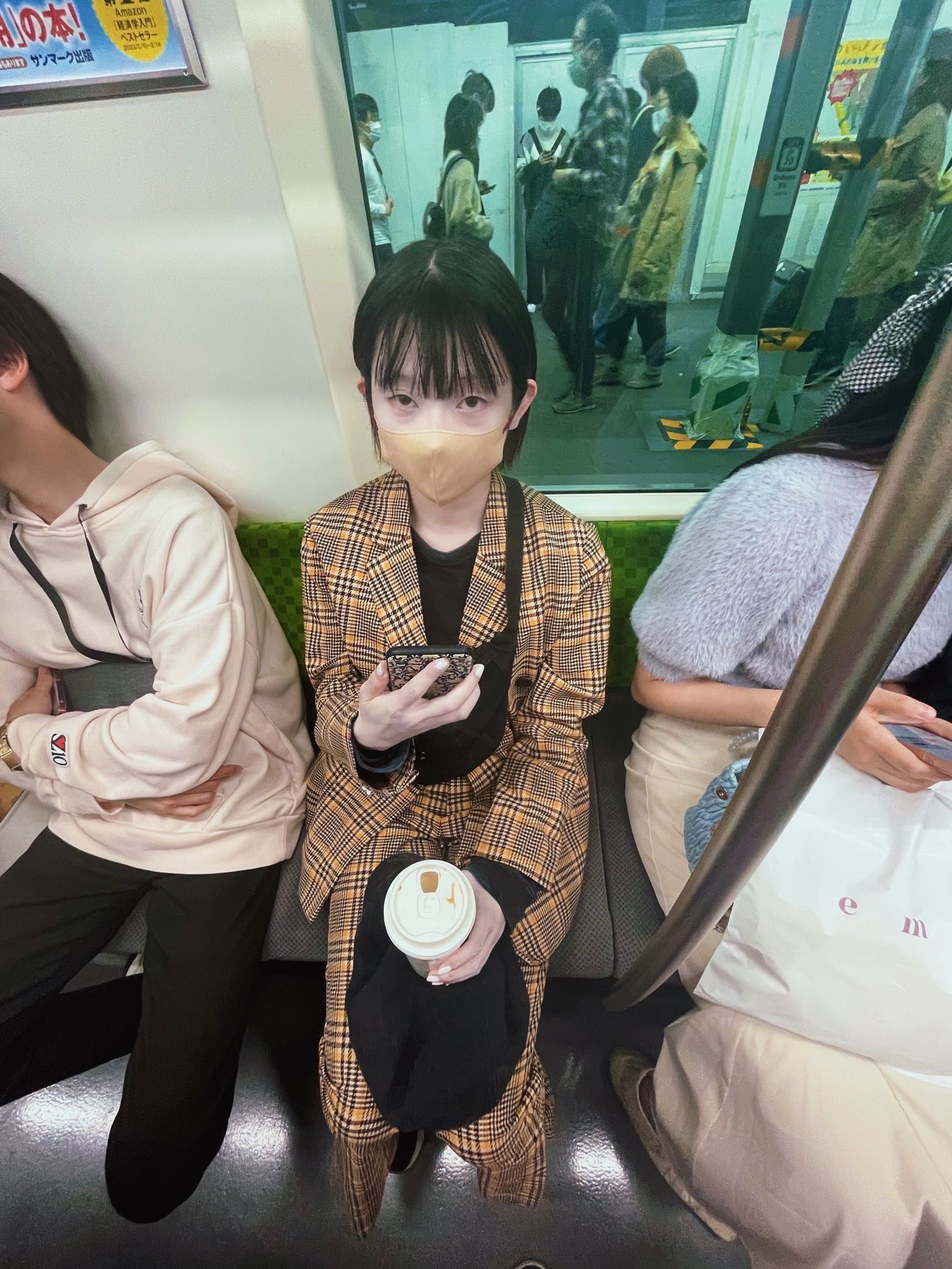 女子小学生　画像掲示板  / X