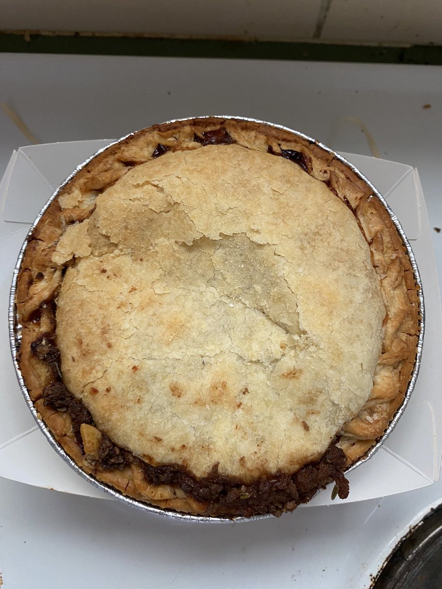 Scoutabout2's tweet photo. Lunch for a cool Autumn day.
#AussieMeatPie
#Glenbrook https://t.co/dToG0QPt1O