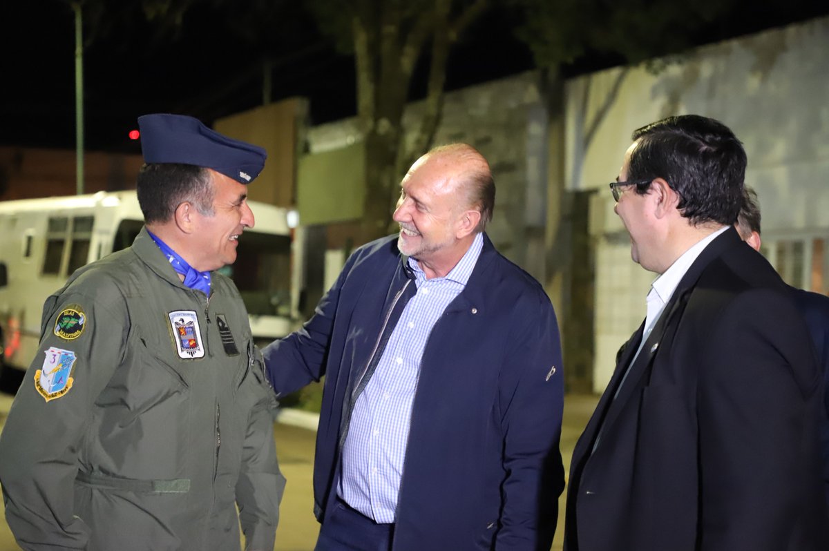 En #Reconquista junto a <a href="/VallejosEnri/">Enri Vallejos</a> participamos en la vigilia por el 41° aniversario de la Guerra de Malvinas.