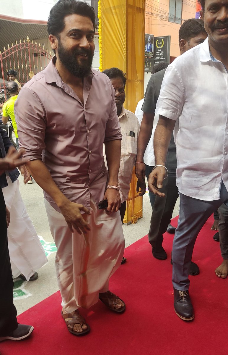 #DirectorHari & @Suriya_offl anna 🤩
@ the opening ceremony of Hari's Goodluck studio Today.!

#Suriya42 #VaadiVaasal