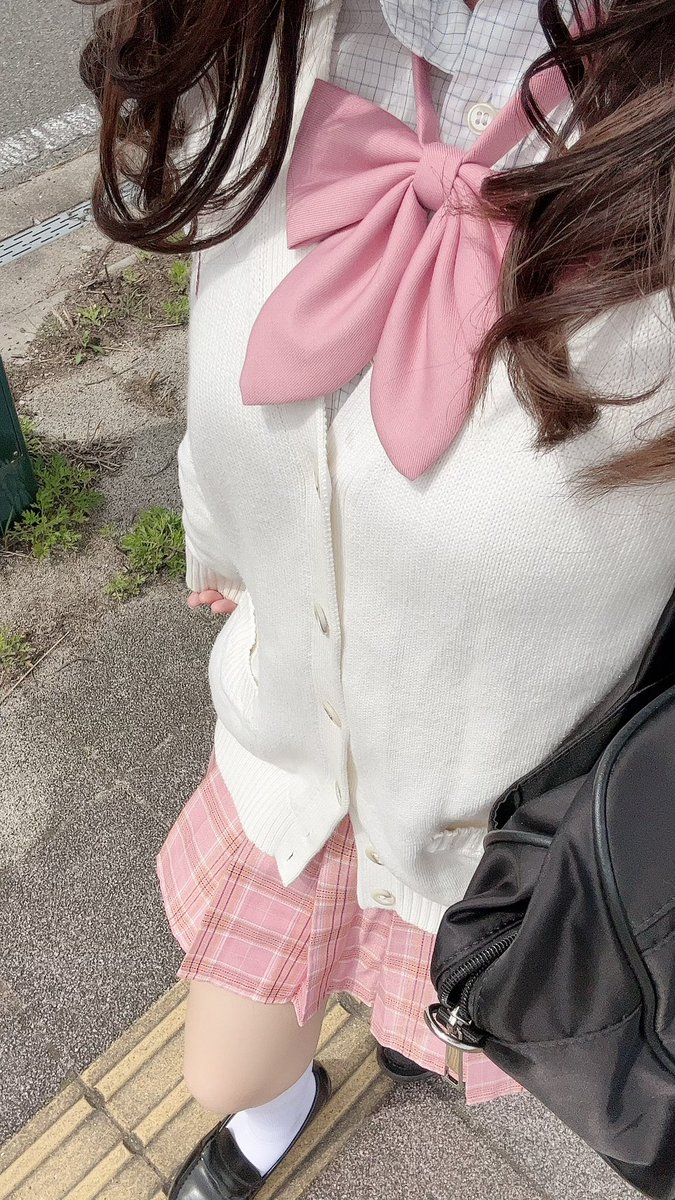 gumi_911's tweet photo. これで電車のる🚃( ܸ. .ܸ )///🌸(笑)
#ONEFLASH #oneflash撮影 #制服 #制服撮影 #桜撮影 #学生服 https://t.co/fC8vqcg2cY