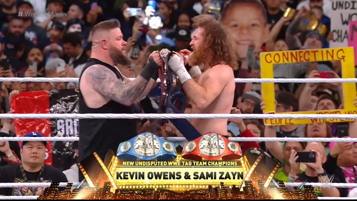 UniversCatch's tweet photo. Cette image existe, BORDEL ! 🥹

#WrestleMania https://t.co/y1NbdnWJfb